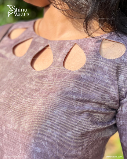 Close-up of Navalika semi tussar top showing woven silk texture. Page maintained by Creations by Nash.