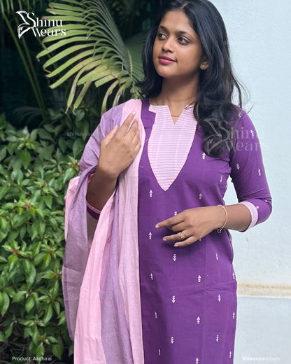 Elegant styling of Aadhirai handloom cotton set in baby pink for everyday wear. Page maintained by Creations by Nash.